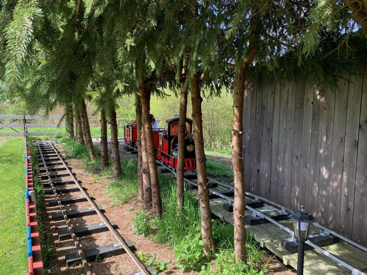אלטיטינג Ferienhaus Spielburg מראה חיצוני תמונה