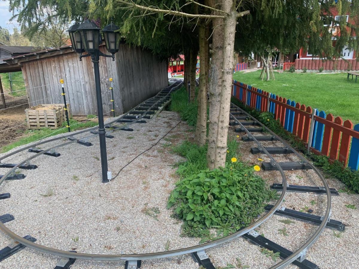 אלטיטינג Ferienhaus Spielburg מראה חיצוני תמונה