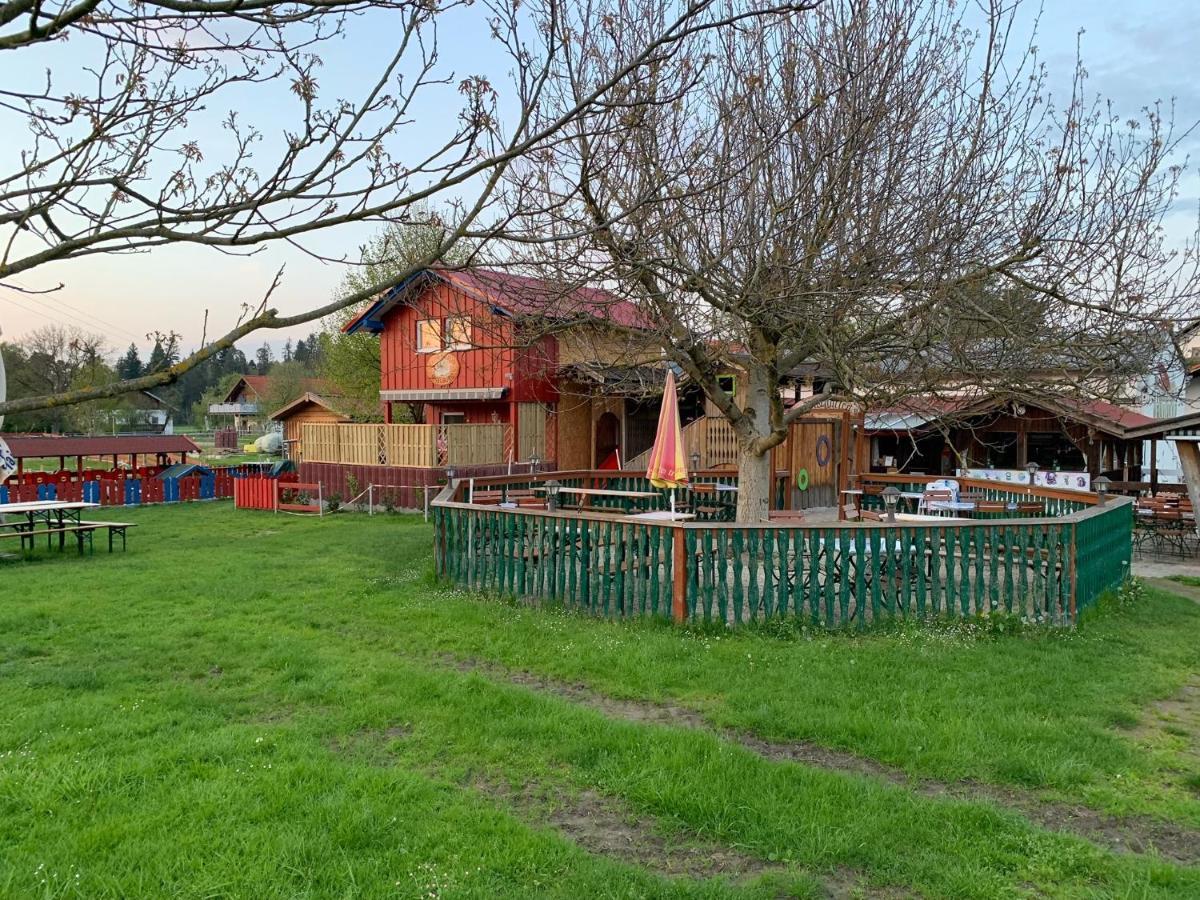אלטיטינג Ferienhaus Spielburg מראה חיצוני תמונה