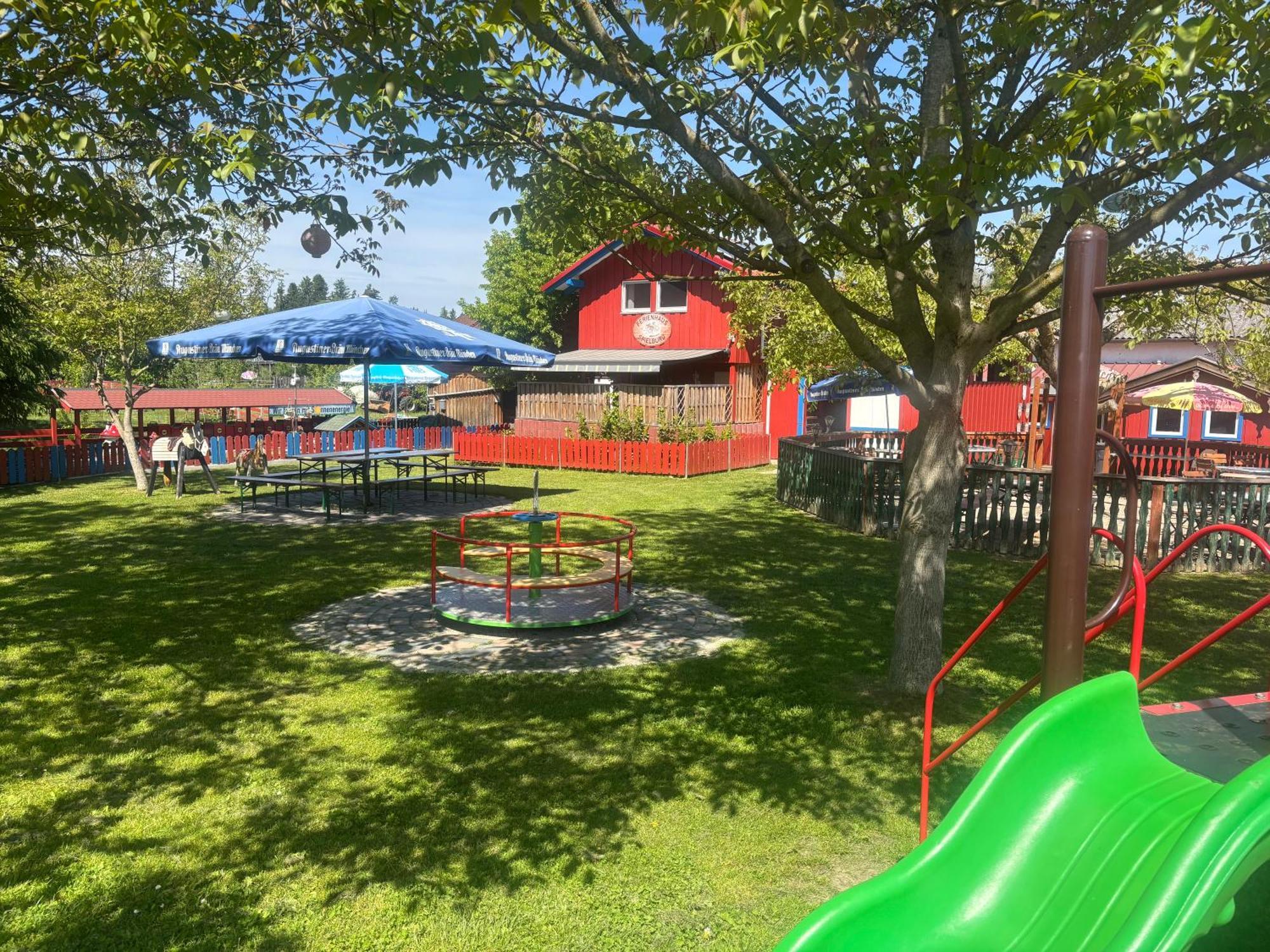 אלטיטינג Ferienhaus Spielburg מראה חיצוני תמונה