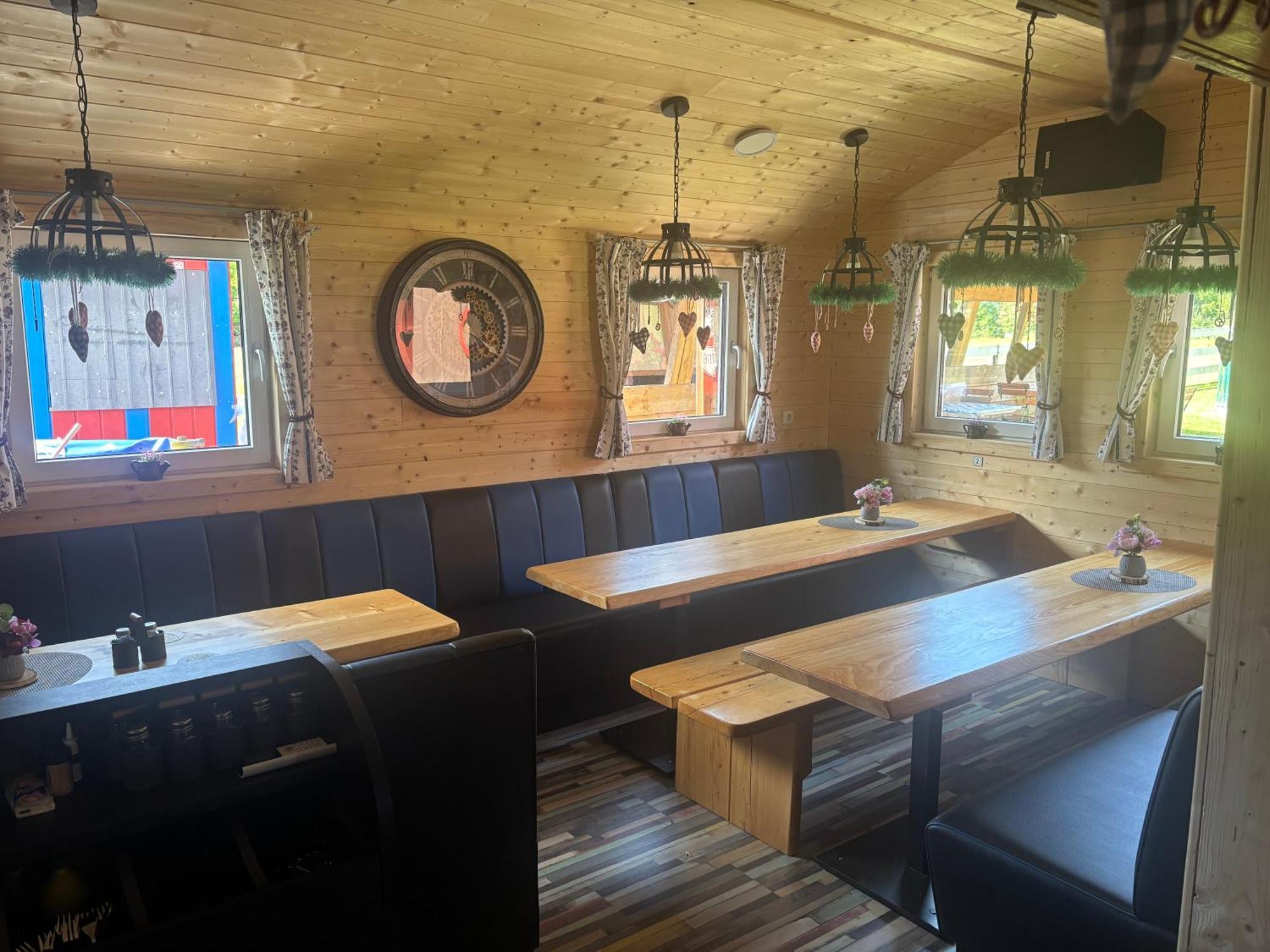 אלטיטינג Ferienhaus Spielburg מראה חיצוני תמונה